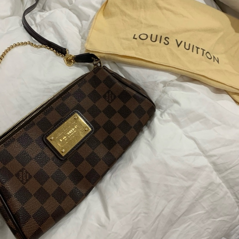 Louis Vuitton Damier Eva Pochette (authentic)
